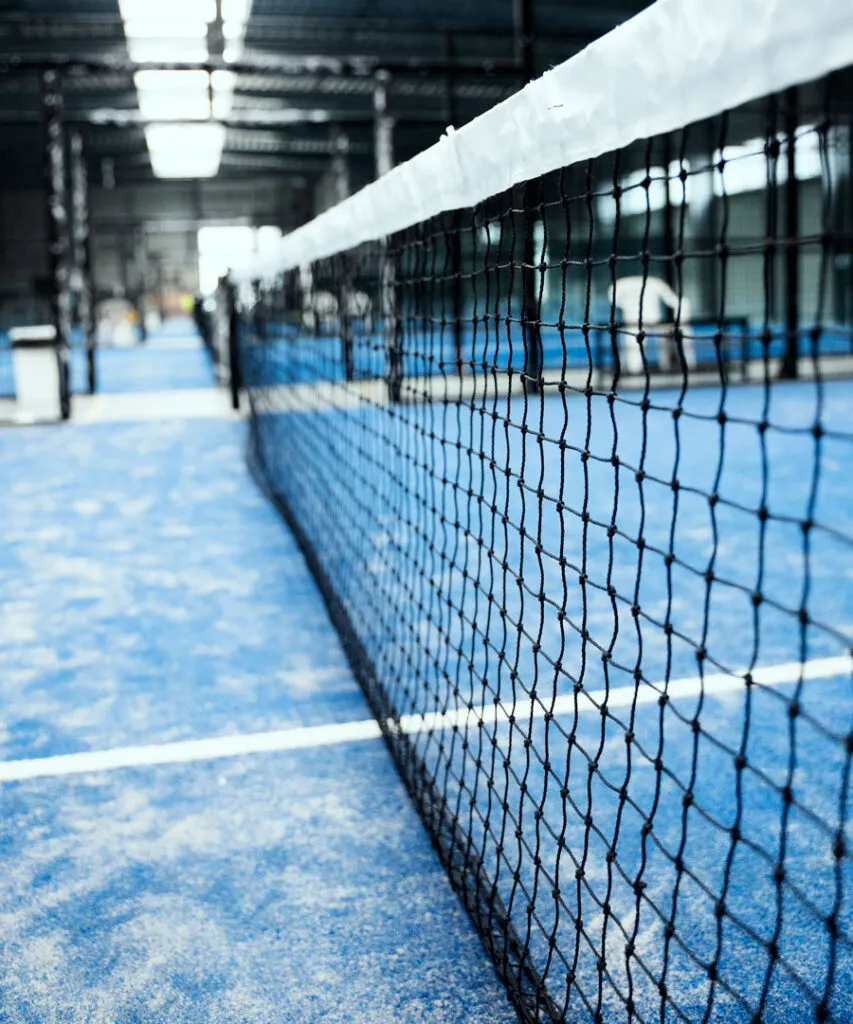 mantenimiento-cesped-artificial-campos-de-padel